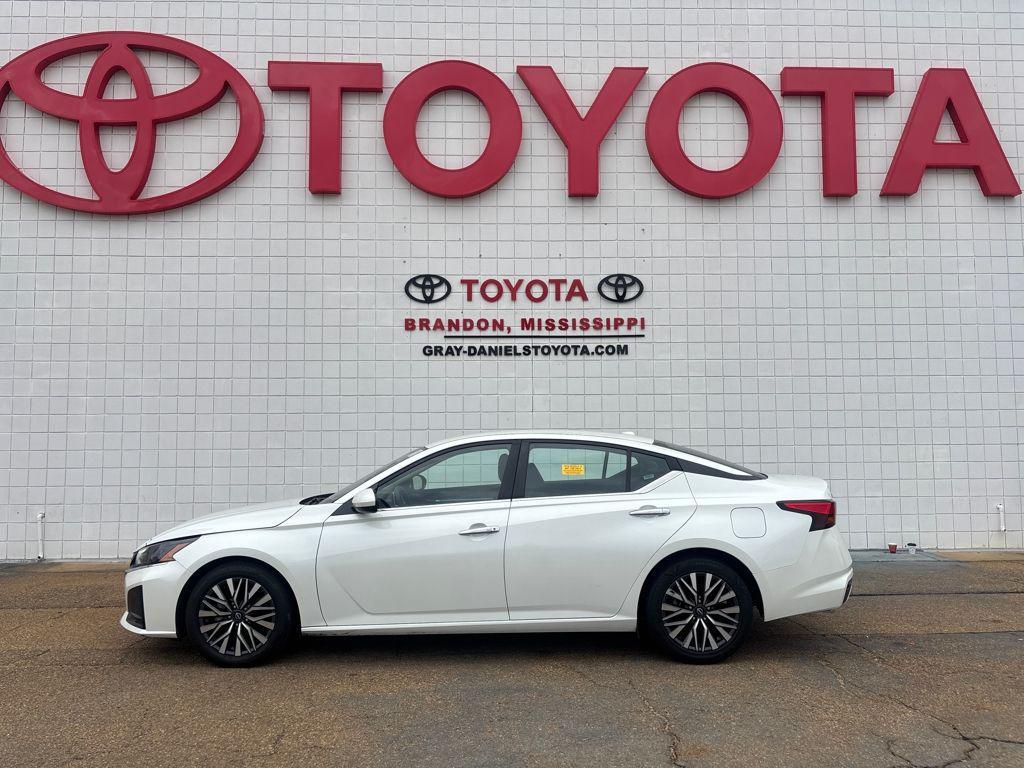 used 2023 Nissan Altima car, priced at $16,042