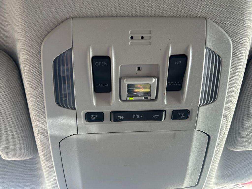 used 2021 Toyota Highlander car, priced at $26,150