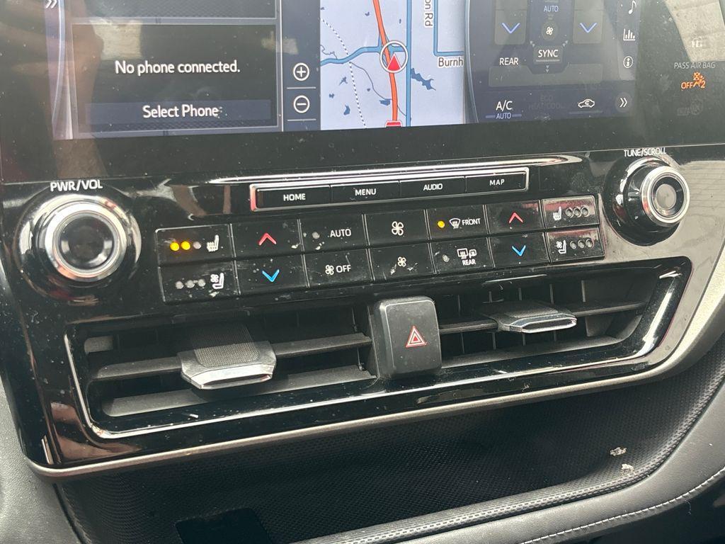 used 2021 Toyota Highlander car, priced at $32,048