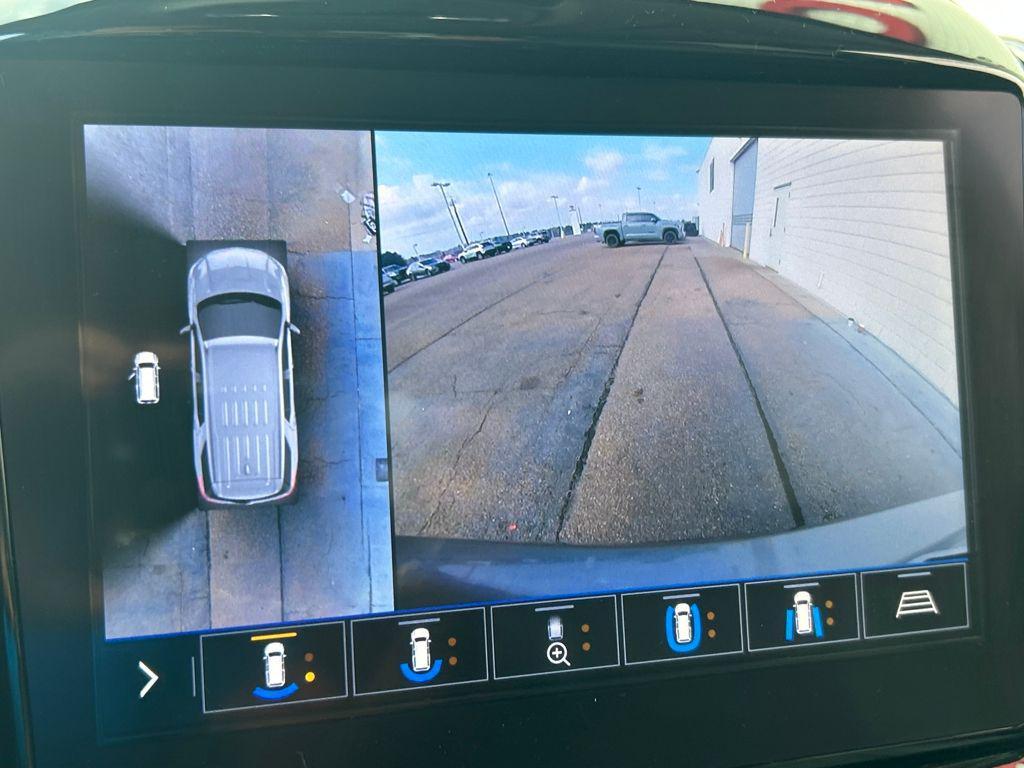 used 2020 Chevrolet Traverse car, priced at $17,019