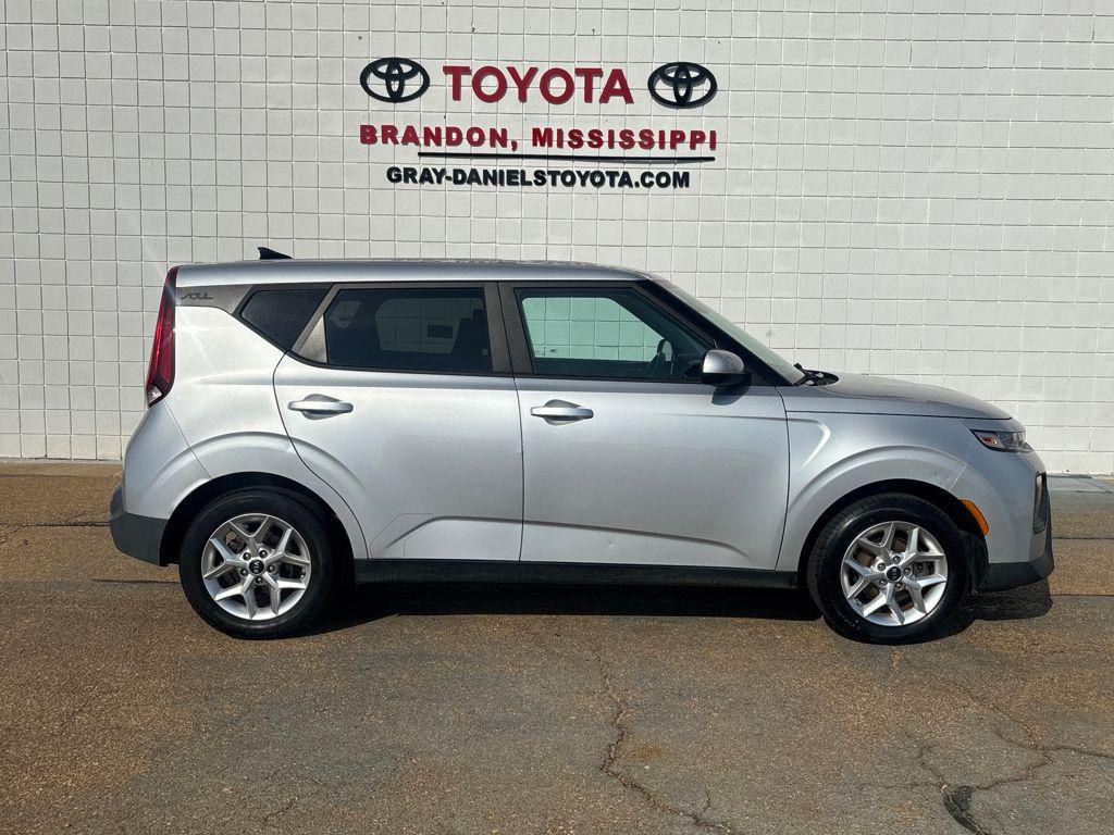 used 2021 Kia Soul car, priced at $10,317