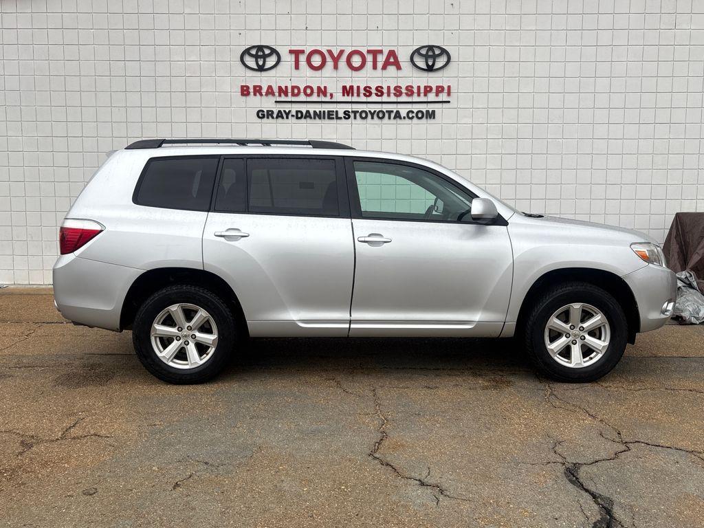 used 2010 Toyota Highlander car, priced at $6,116