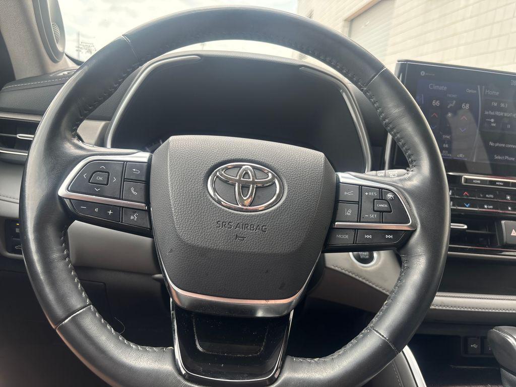 used 2021 Toyota Highlander car, priced at $33,830