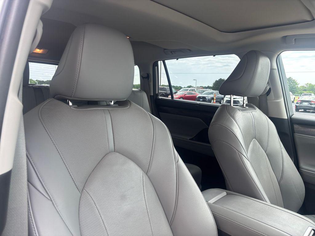 used 2021 Toyota Highlander car, priced at $33,830