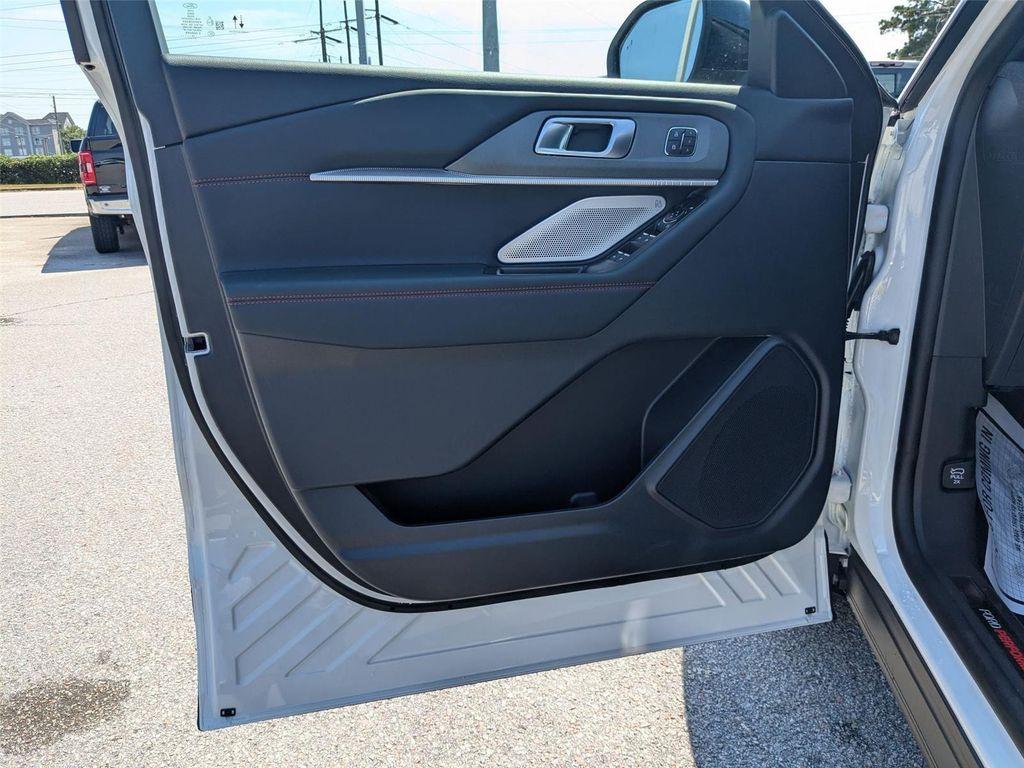 new 2025 Ford Explorer car, priced at $51,155