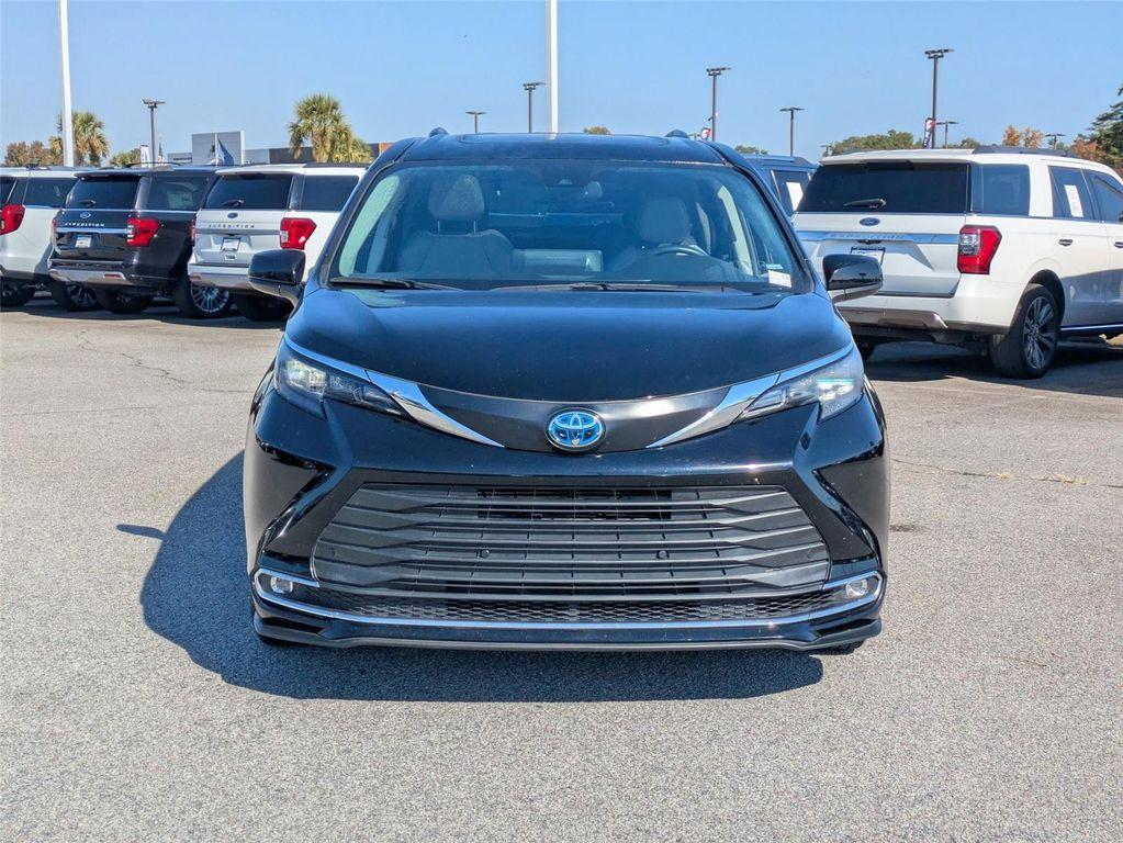 used 2024 Toyota Sienna car, priced at $38,295