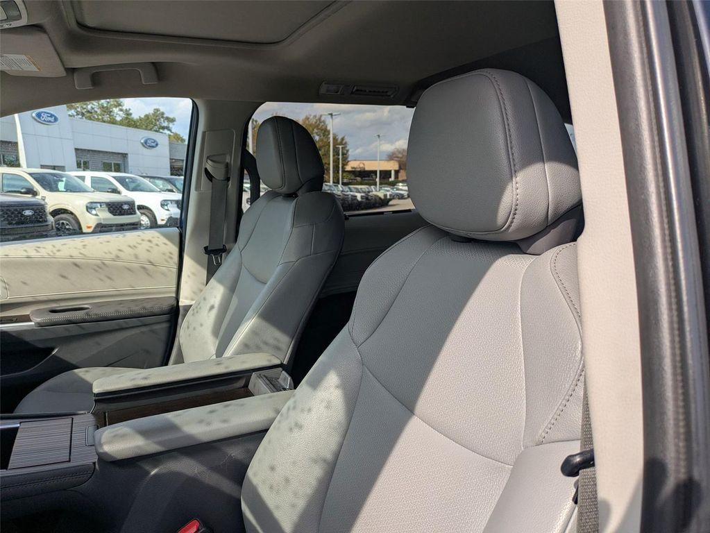 used 2024 Toyota Sienna car, priced at $41,995