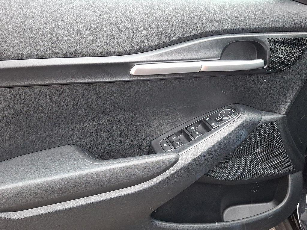 used 2023 Kia Seltos car, priced at $18,695