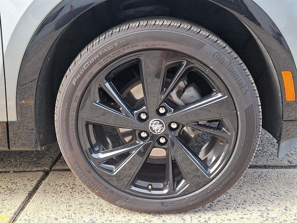 used 2023 Buick Envision car, priced at $20,395