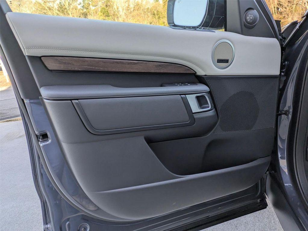 new 2026 Land Rover Discovery car, priced at $67,086