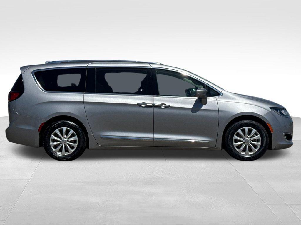 used 2018 Chrysler Pacifica car, priced at $21,350