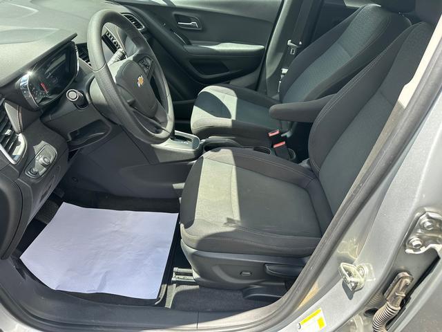 2020 Silver Ice Metallic Chevrolet Trax