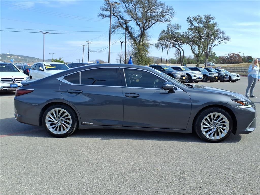 used 2022 Lexus ES 300h car, priced at $35,881