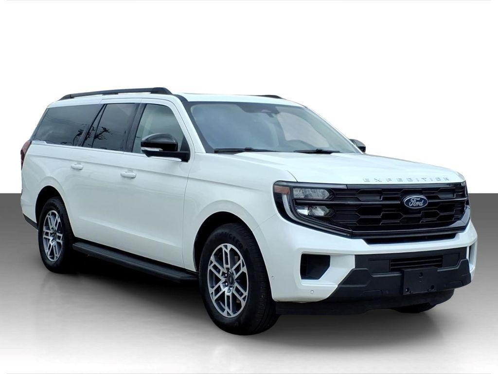 used 2025 Ford Expedition car, priced at $59,991