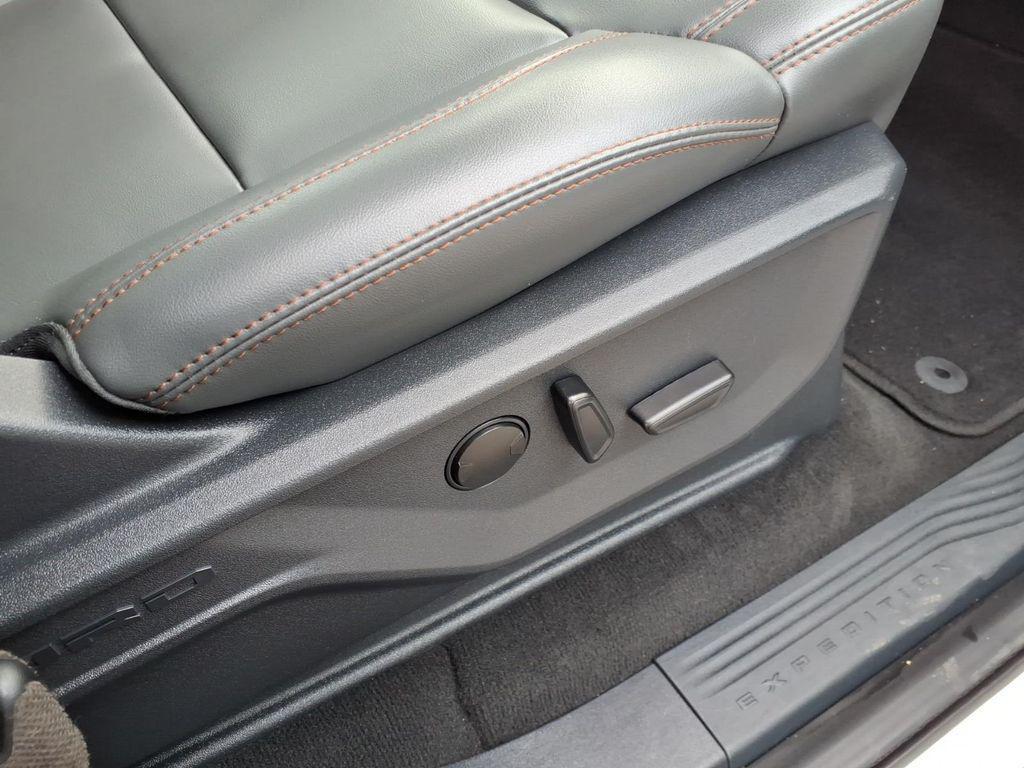 used 2025 Ford Expedition car, priced at $59,991