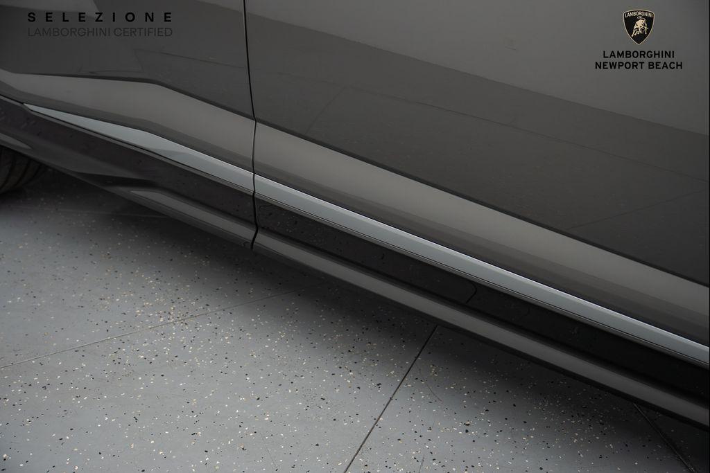 used 2021 Lamborghini Urus car, priced at $199,878