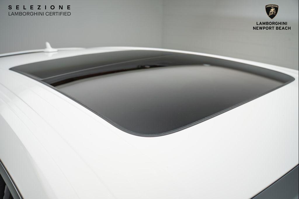 used 2022 Lamborghini Urus car, priced at $219,708