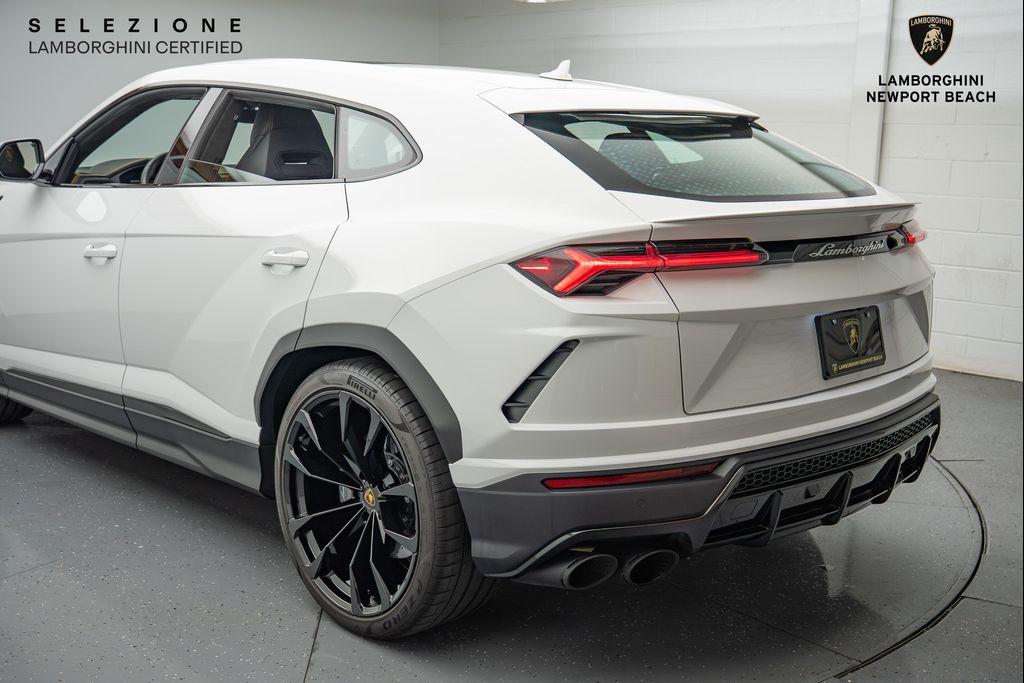 used 2022 Lamborghini Urus car, priced at $219,708