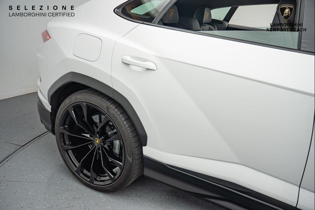used 2022 Lamborghini Urus car, priced at $219,708