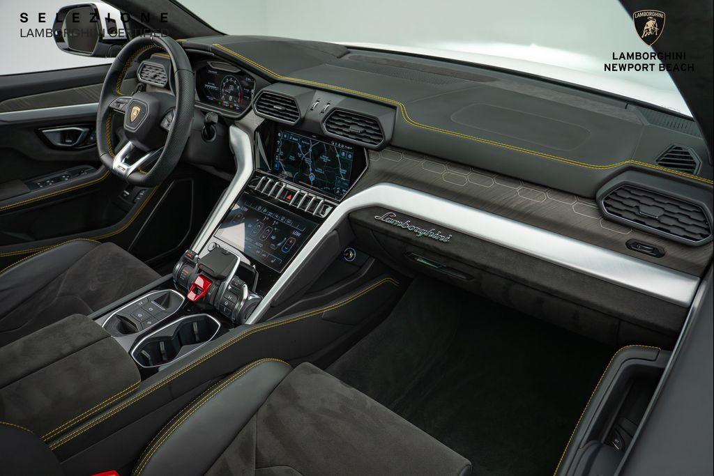 used 2022 Lamborghini Urus car, priced at $219,708