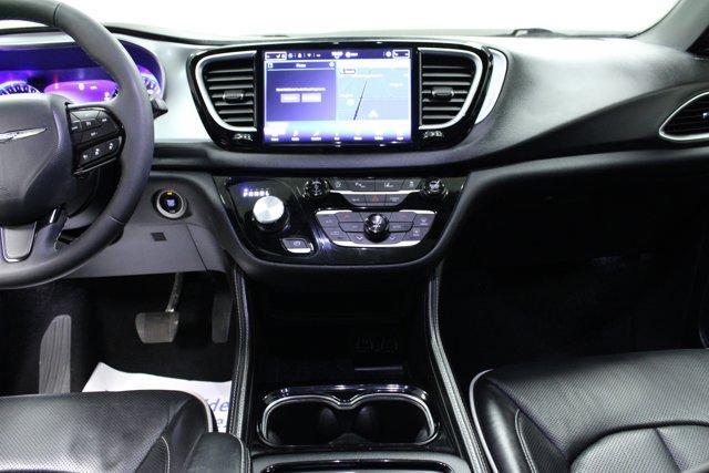 used 2025 Chrysler Pacifica car, priced at $35,339