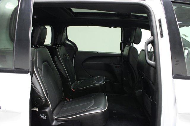 used 2025 Chrysler Pacifica car, priced at $35,339