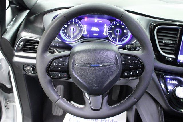 used 2025 Chrysler Pacifica car, priced at $35,339