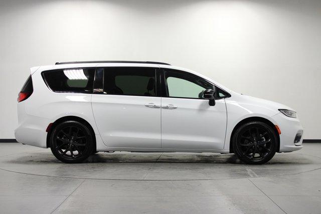 used 2025 Chrysler Pacifica car, priced at $35,339