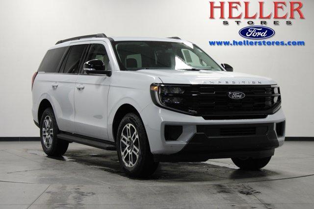new 2025 Ford Expedition car, priced at $69,562