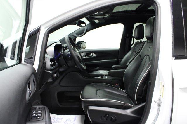 used 2025 Chrysler Pacifica car, priced at $37,962