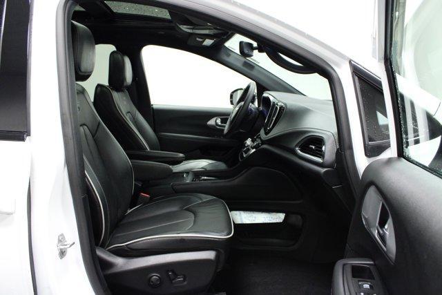 used 2025 Chrysler Pacifica car, priced at $37,962