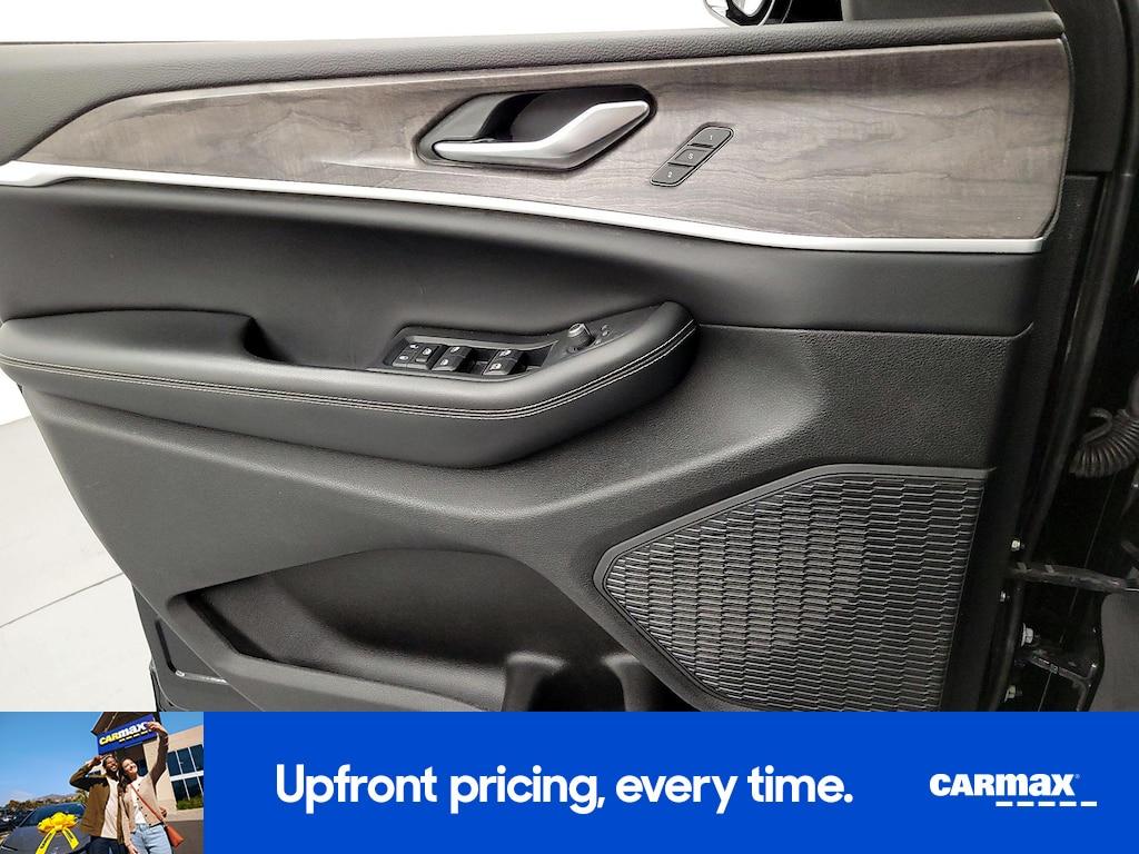 used 2023 Jeep Grand Cherokee car, priced at $33,998