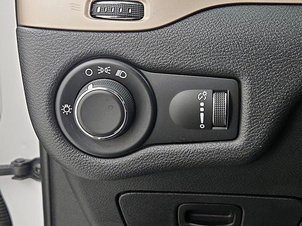 used 2016 Jeep Cherokee car, priced at $13,998