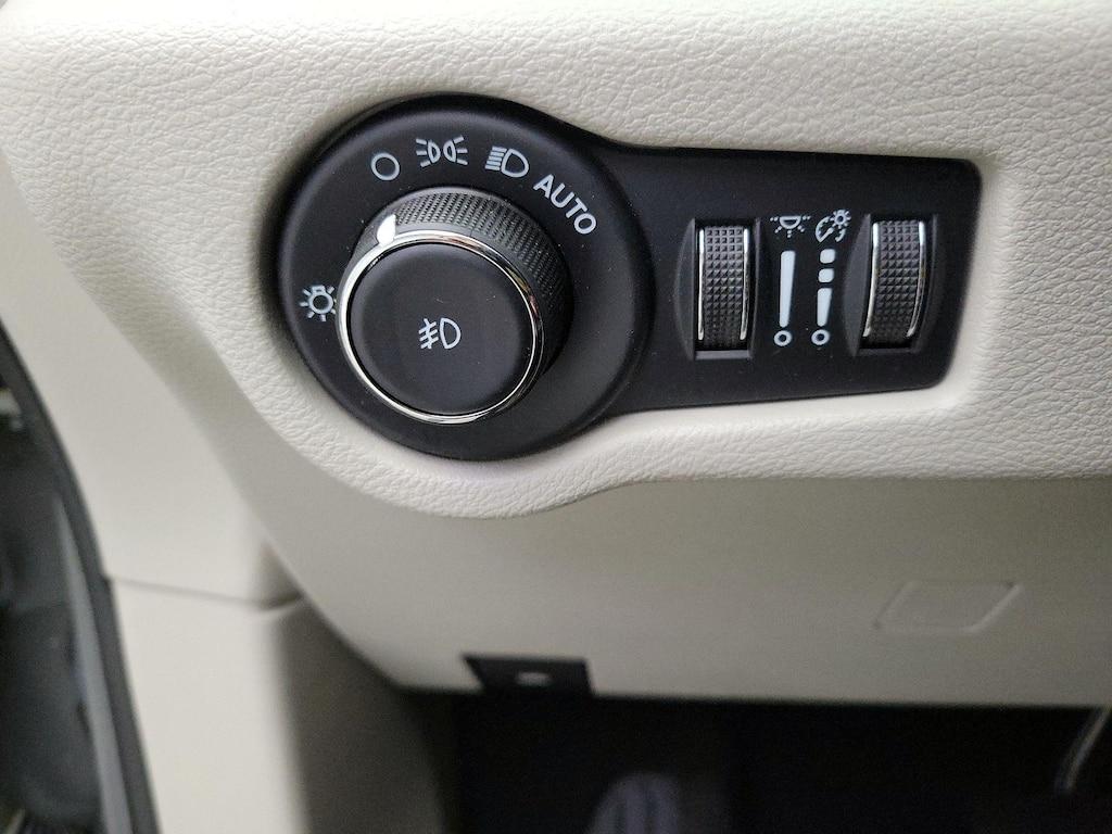 used 2022 Chrysler Pacifica car, priced at $33,998