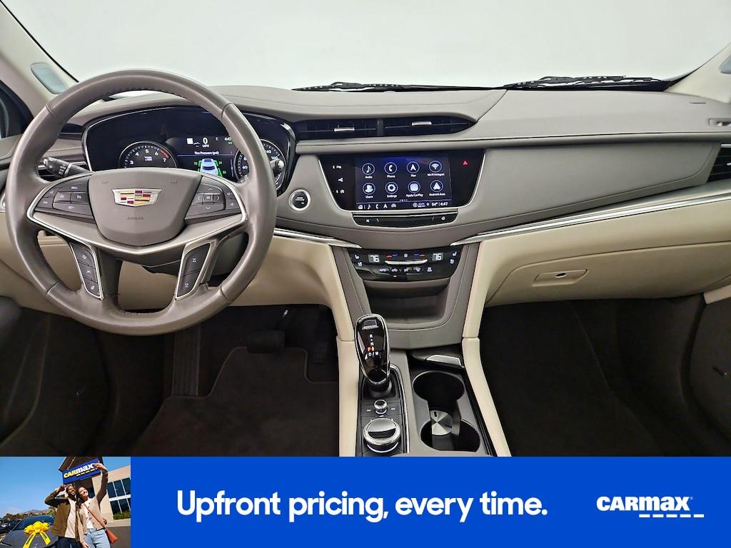 used 2022 Cadillac XT5 car, priced at $31,998