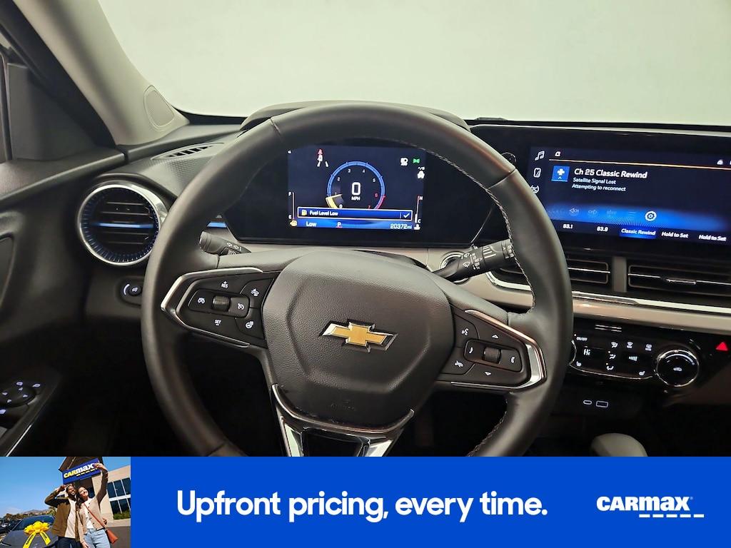 used 2025 Chevrolet Trax car, priced at $22,998