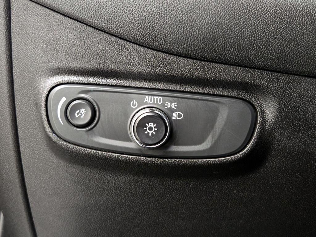 used 2022 Chevrolet Equinox car, priced at $20,998