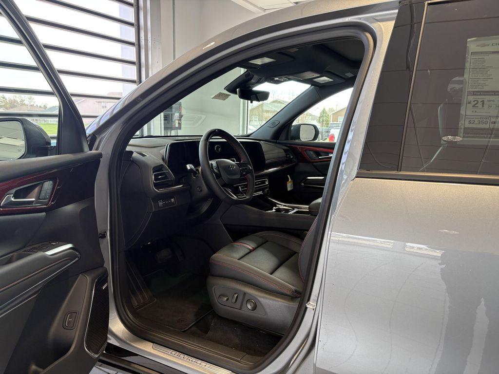 new 2026 Chevrolet Traverse car, priced at $58,390