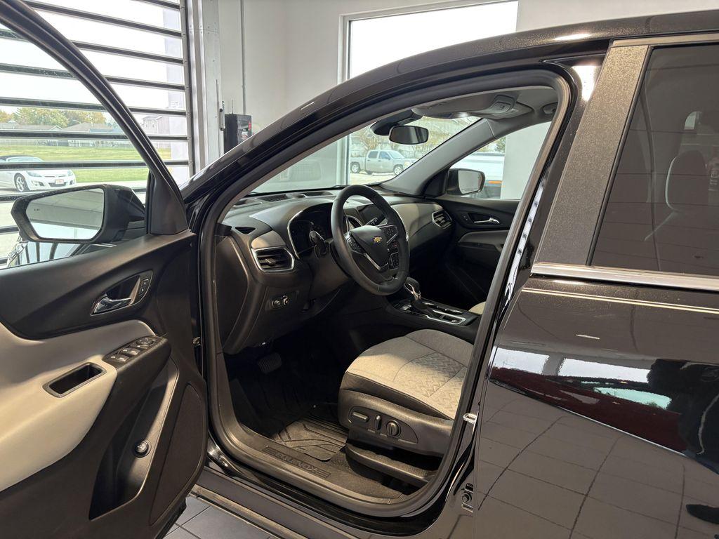 used 2024 Chevrolet Equinox car, priced at $23,988