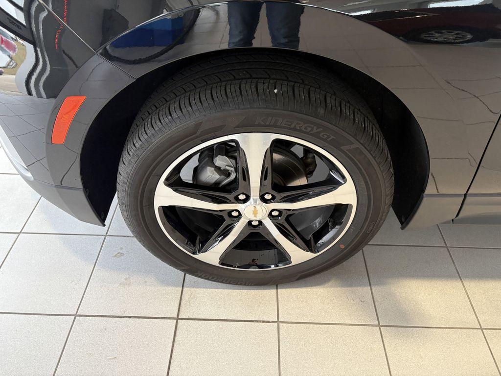 used 2024 Chevrolet Equinox car, priced at $23,988