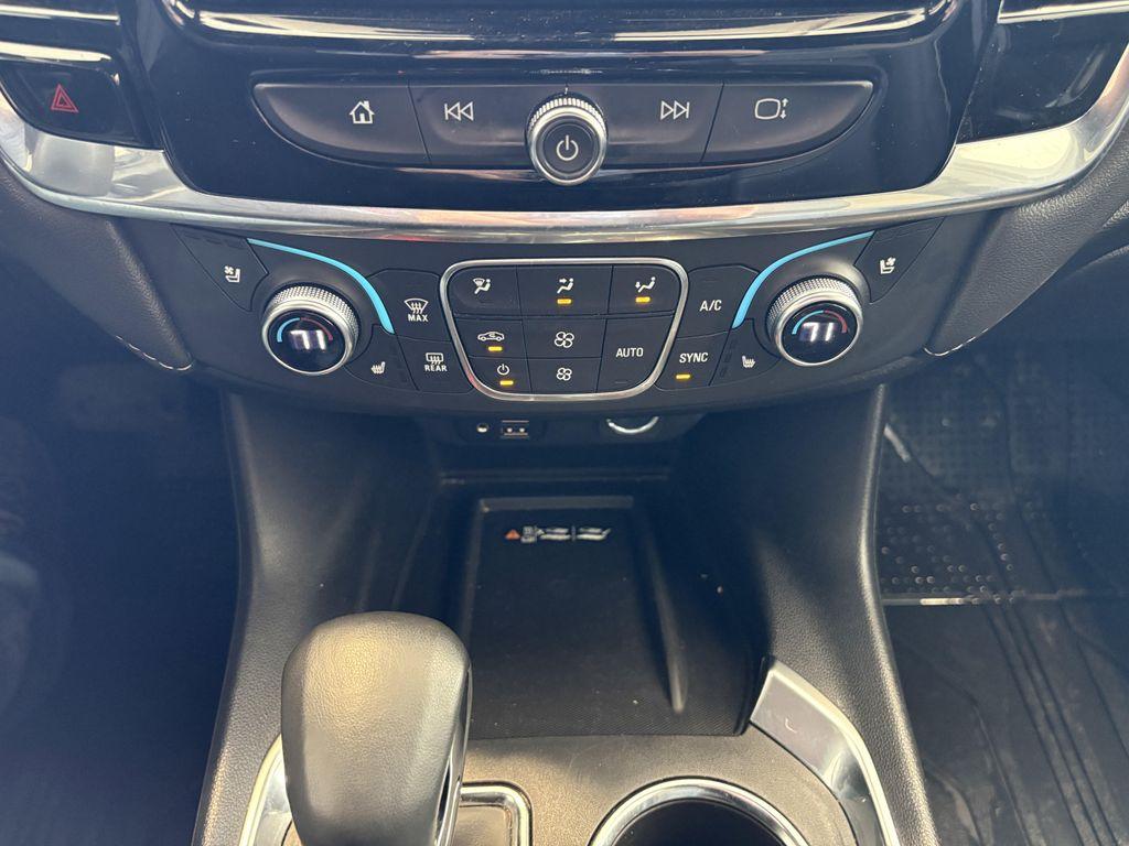 used 2023 Chevrolet Traverse car, priced at $35,752