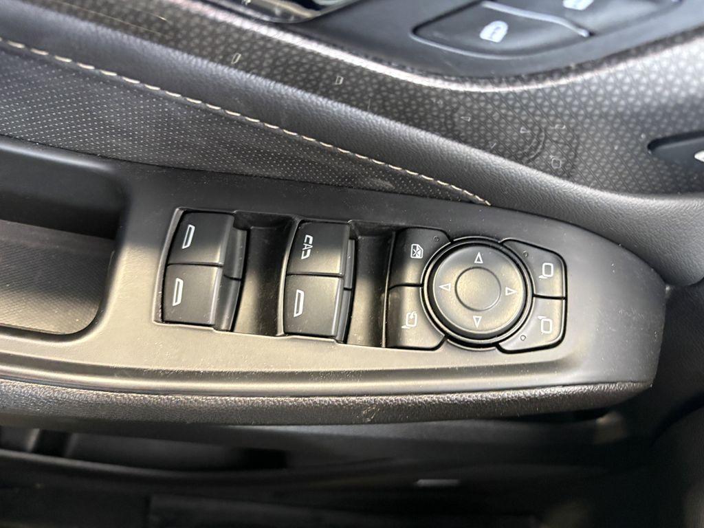 used 2023 Chevrolet Traverse car, priced at $35,752