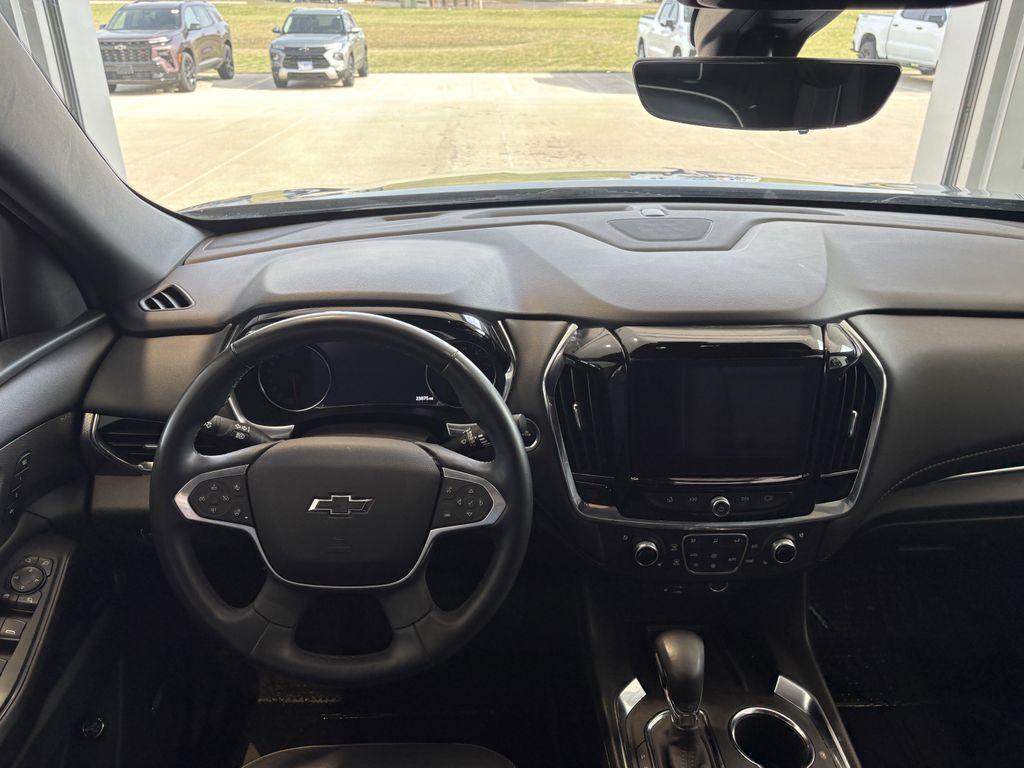 used 2023 Chevrolet Traverse car, priced at $35,752