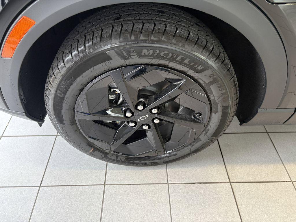 new 2026 Chevrolet Equinox EV car, priced at $32,390