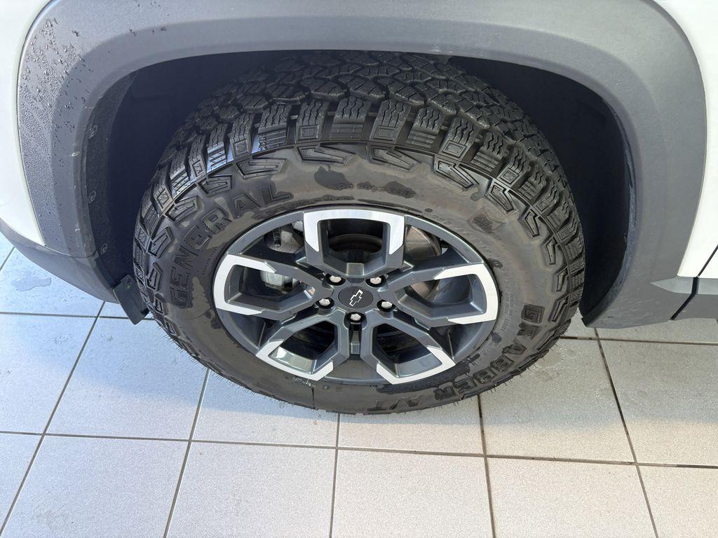 used 2025 Chevrolet Equinox car, priced at $31,671