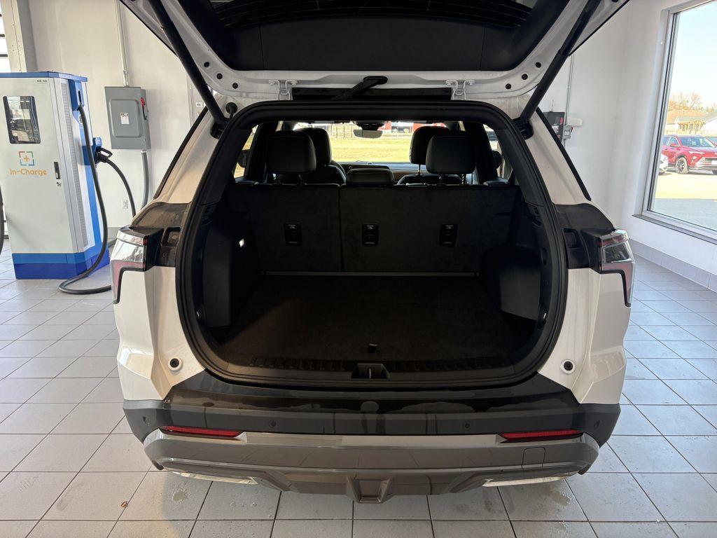 used 2025 Chevrolet Equinox car, priced at $31,671