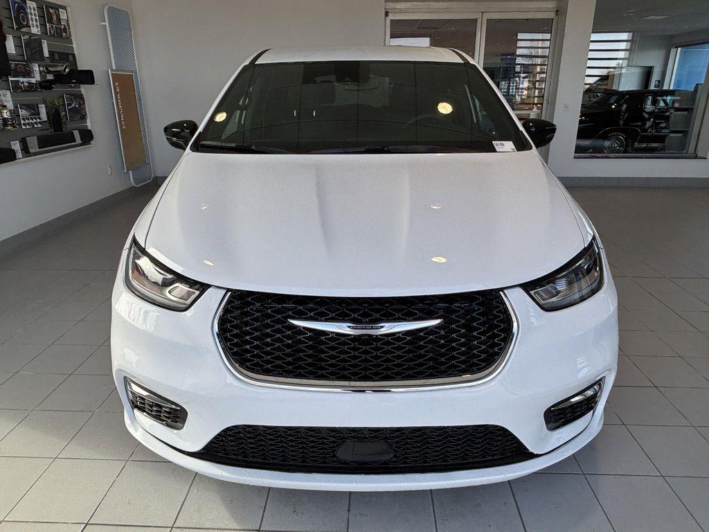 used 2026 Chrysler Pacifica car, priced at $35,595