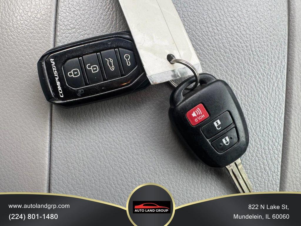 used 2018 Toyota Highlander car, priced at $17,995