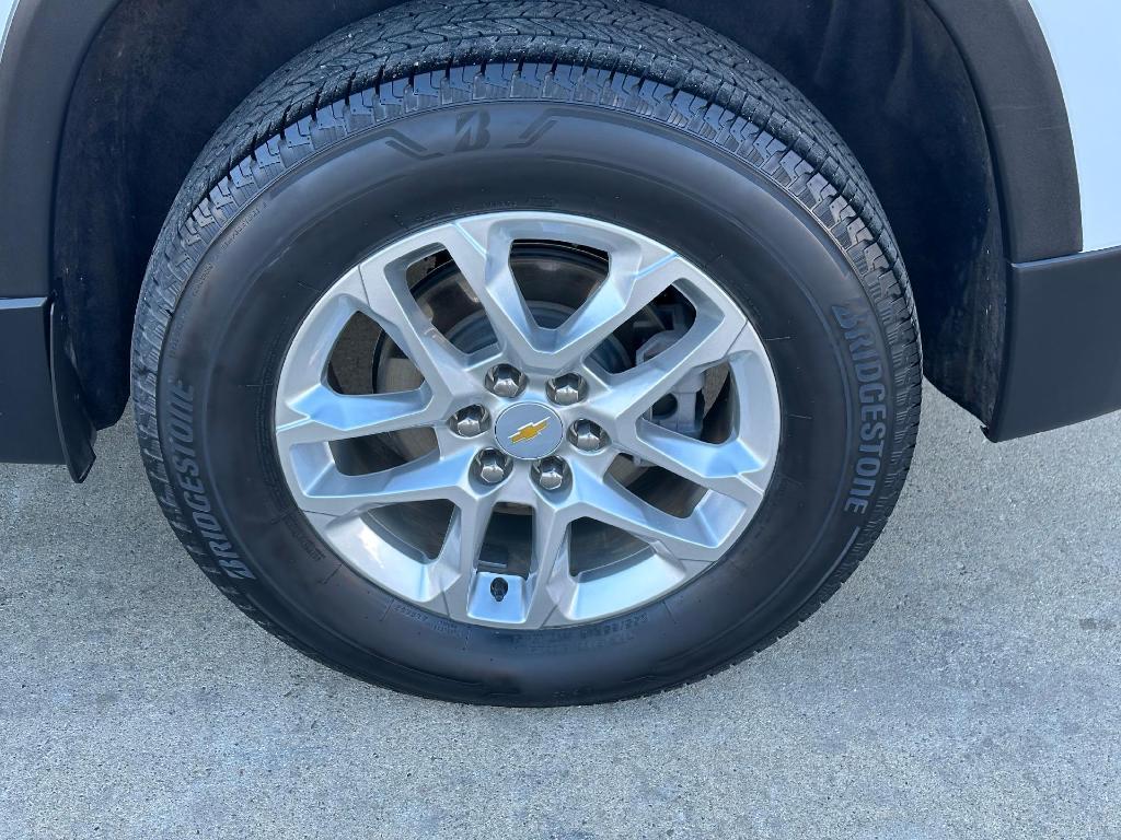 used 2022 Chevrolet Traverse car, priced at $27,900