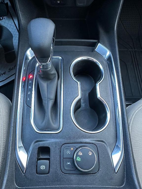 used 2022 Chevrolet Traverse car, priced at $27,900